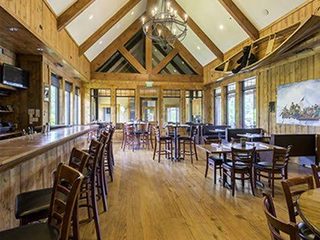 Black Bear Pub & Tavern in Big Canoe